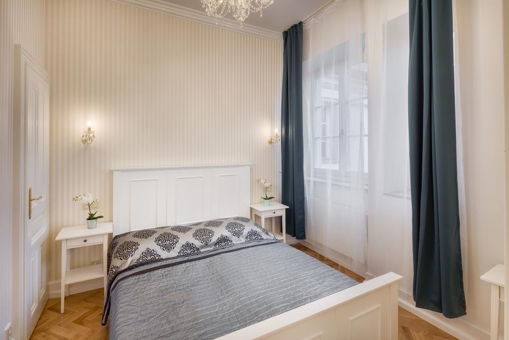 פראג Smetanovo Nabrezi - Riverview Old Town Apartment מראה חיצוני תמונה