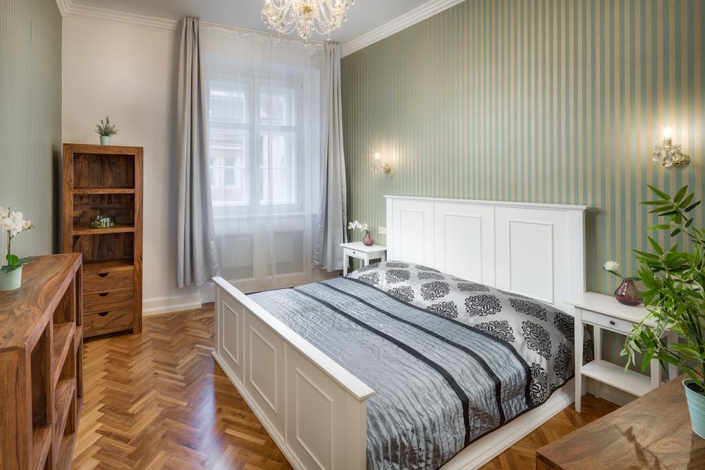 פראג Smetanovo Nabrezi - Riverview Old Town Apartment מראה חיצוני תמונה